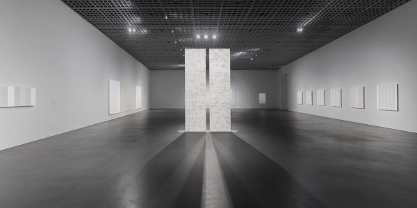 아모레퍼시픽미술관 현대미술 기획전 '메리 코스 빛을 담은 회화' 전시. 사진 studio_kdkkdk