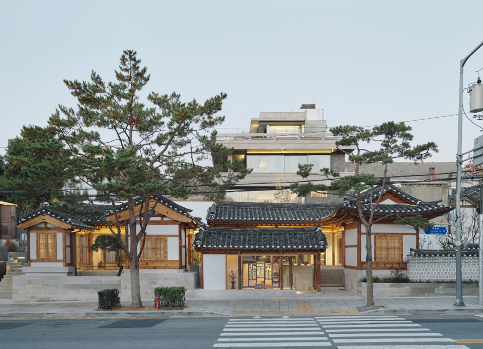 제7회 서울 우수 한옥 디자인에 선정된 북촌 설화수의 집 ⓒ아모레퍼시픽